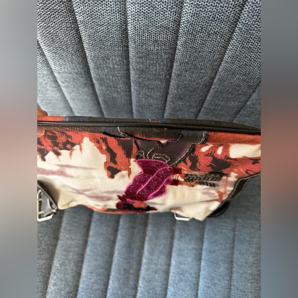 Prezzo Sequined Cowgirl Shoulder Bag - Picture 13 of 13